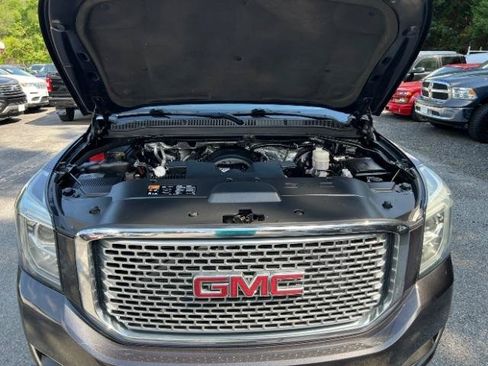 Used 2015 GMC Yukon Denali w/ Premium Package AWD/4WD image 13
