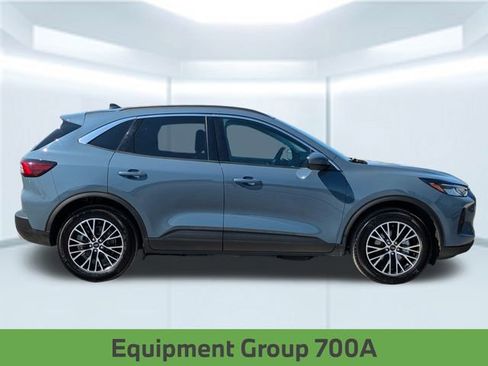 Used 2023 Ford Escape SE image 9