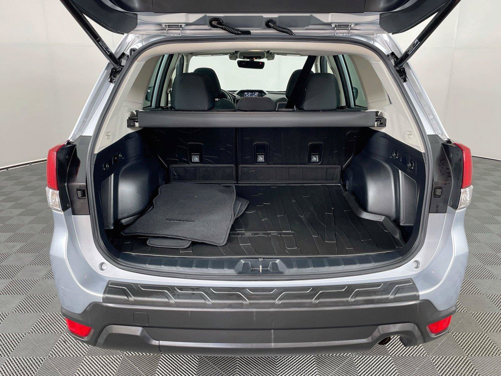 Used 2020 Subaru Forester Premium AWD/4WD image 27