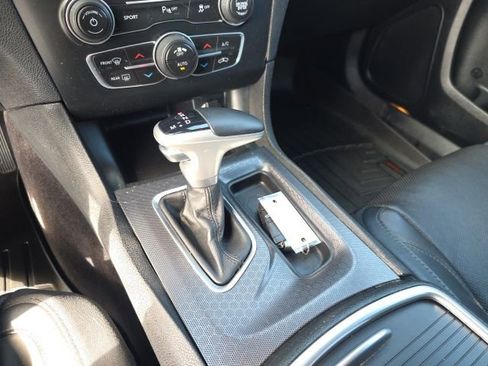 Used 2017 Dodge Charger SXT w/ AWD Plus Group image 28