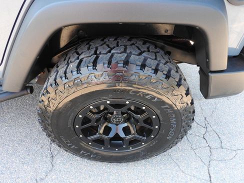 Used 2015 Jeep Wrangler Unlimited Sport w/ Quick Order Package 24S AWD/4WD image 16