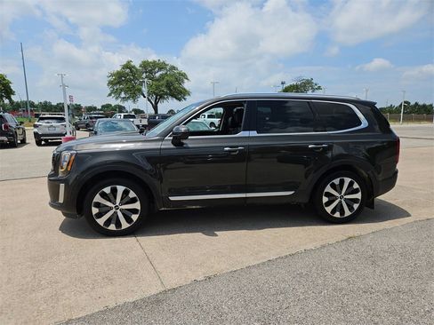 Used 2022 Kia Telluride EX w/ EX Premium Package image 5