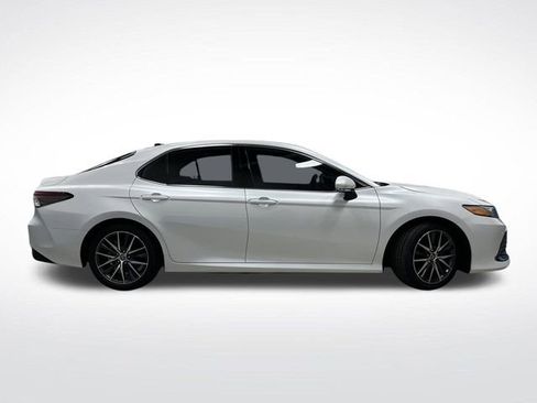 Used 2023 Toyota Camry XLE image 2