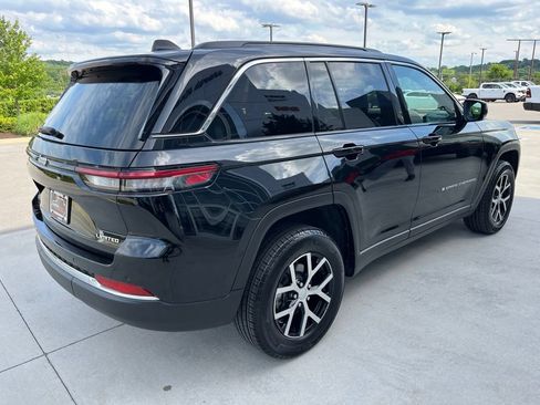 Used 2025 Jeep Grand Cherokee Limited AWD/4WD image 18