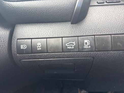 Used 2021 Toyota Camry SE image 19