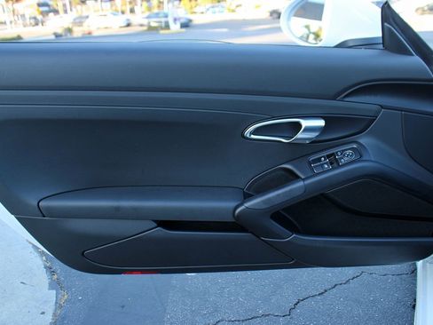 Used 2018 Porsche 718 Boxster RWD image 43