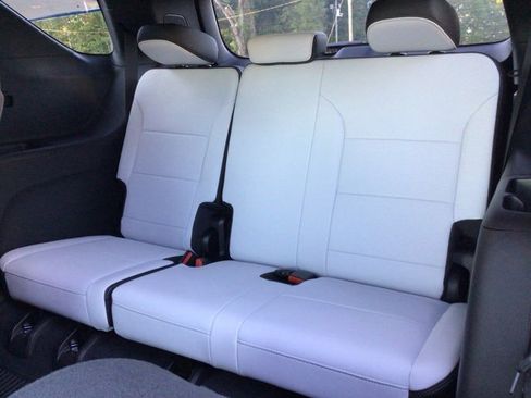 New 2026 Chevrolet Traverse High Country w/ LPO, Floor Liner Package image 17