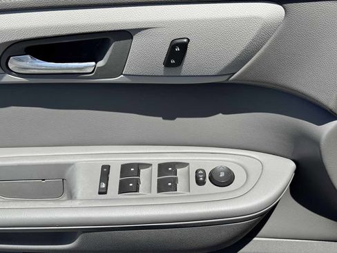 Used 2014 Chevrolet Traverse LT FWD image 44