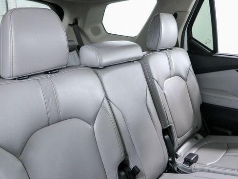 Used 2025 Honda Pilot Touring image 29
