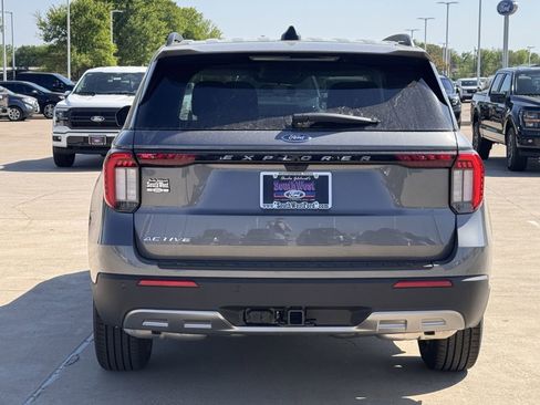 New 2026 Ford Explorer Active image 5