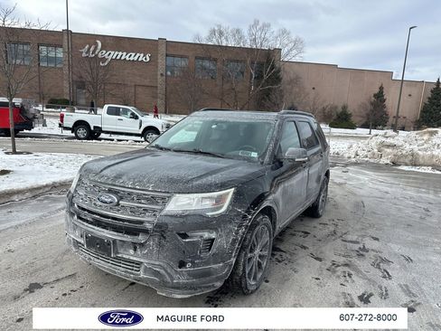 Used 2019 Ford Explorer XLT w/ Equipment Group 202A image 8