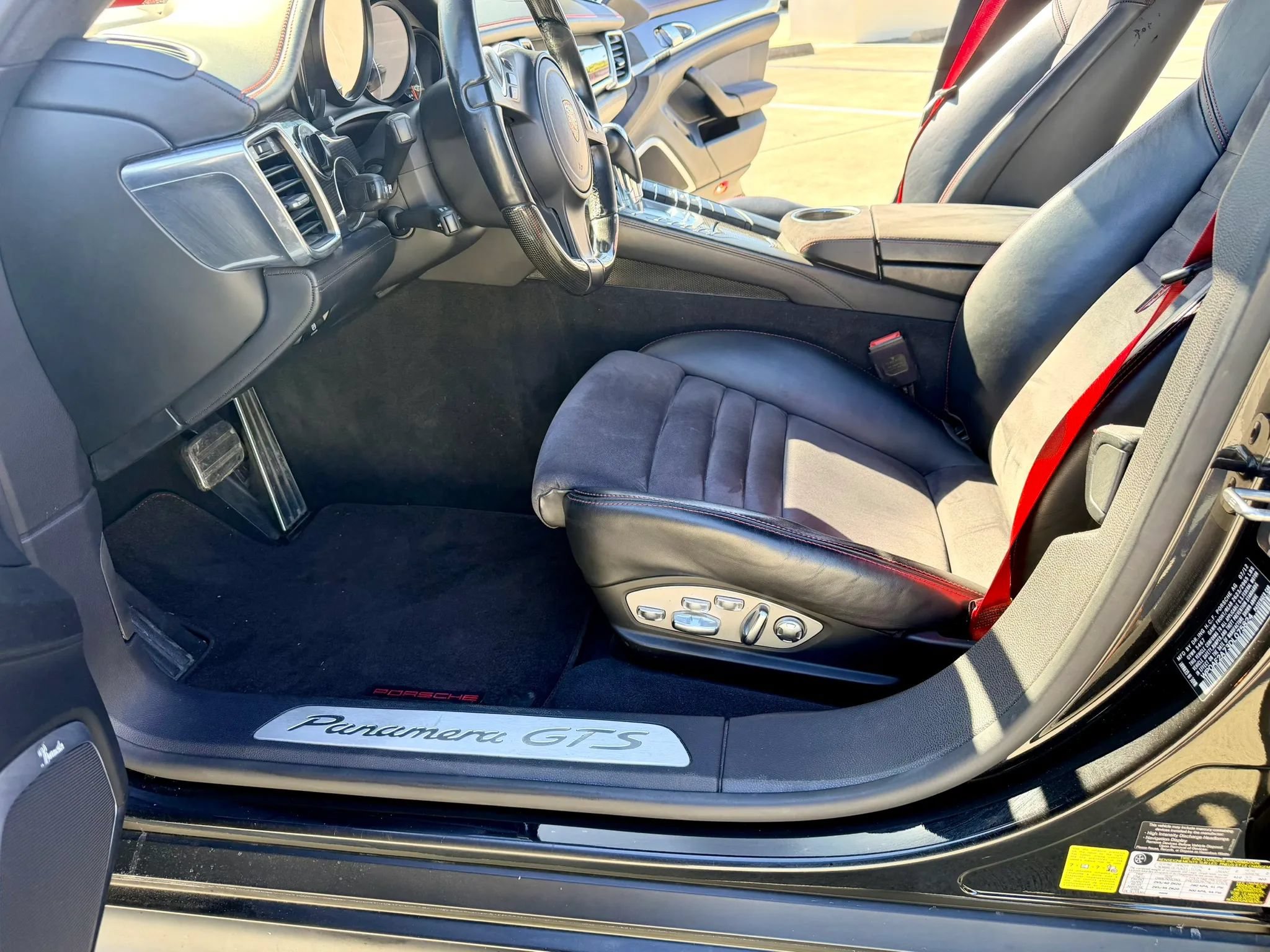 Used 2013 Porsche Panamera GTS AWD/4WD image 33
