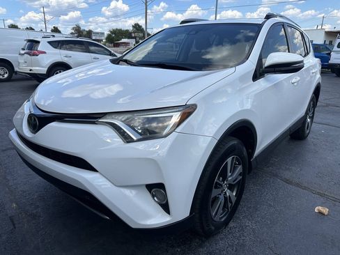 Used 2017 Toyota RAV4 XLE FWD image 3