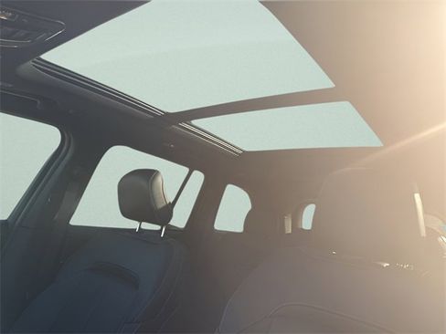 New 2025 Jeep Grand Cherokee Limited image 22