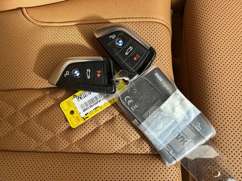 Used 2023 BMW 530i xDrive w/ Premium Package image 29