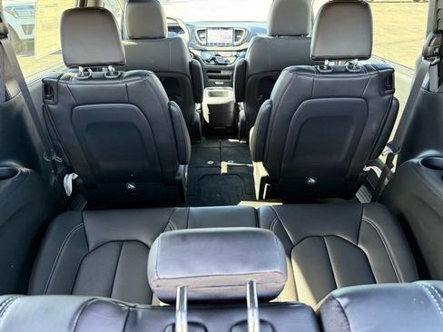 New 2026 Chrysler Pacifica Select image 7