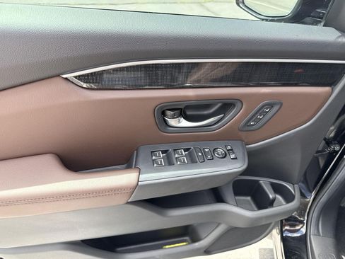 Certified 2025 Honda Pilot Elite image 14