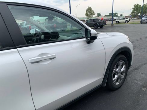 Used 2025 Honda HR-V LX image 13