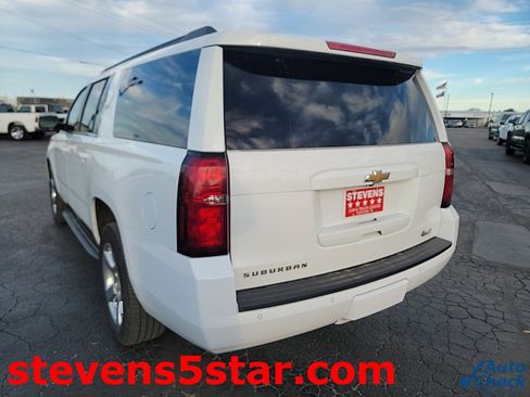 Used 2020 Chevrolet Suburban LT image 10