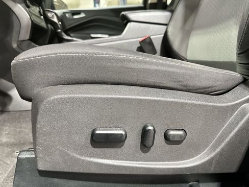 Used 2019 Ford Escape SE image 14