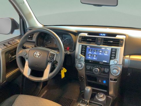 Used 2020 Toyota 4Runner SR5 AWD/4WD image 34