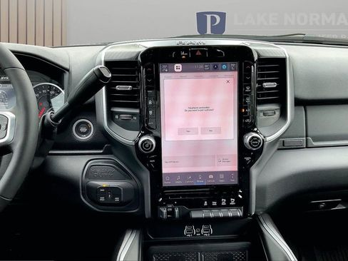 New 2026 RAM 2500 Big Horn AWD/4WD image 12