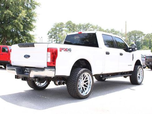 Used 2019 Ford F250 XLT AWD/4WD image 5