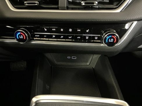 Used 2025 Chevrolet Equinox LT w/ Convenience Package II FWD image 12