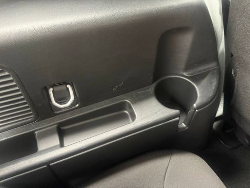 Used 2024 Ford Explorer XLT AWD/4WD image 39