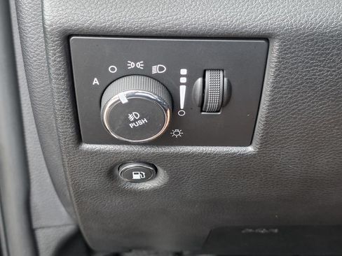 Used 2020 Jeep Grand Cherokee Altitude AWD/4WD image 28