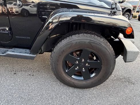 Used 2015 Jeep Wrangler Unlimited Sahara AWD/4WD image 29