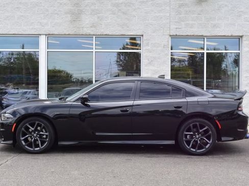Used 2022 Dodge Charger R/T w/ Plus Group RWD image 2