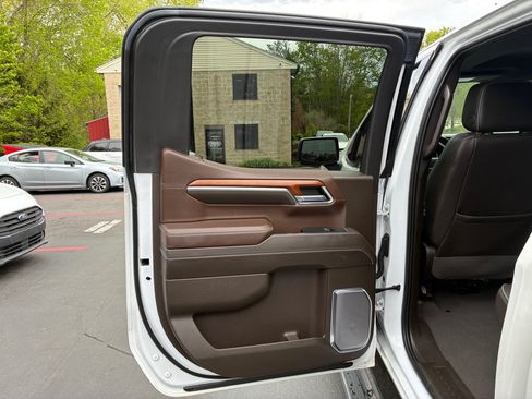 Used 2023 GMC Sierra 1500 Denali w/ Denali Reserve Package AWD/4WD image 16