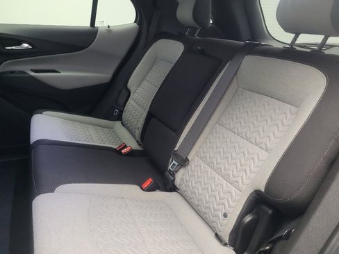Used 2022 Chevrolet Equinox LS w/ LS Convenience Package image 18