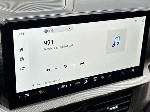 Certified 2025 Ford Explorer Platinum image 19