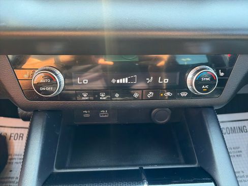 Used 2023 Mitsubishi Outlander SE Black Edition AWD/4WD image 17