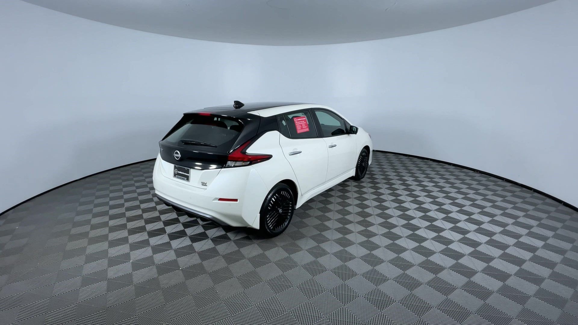 Certified 2025 Nissan Leaf SV Plus FWD image 8