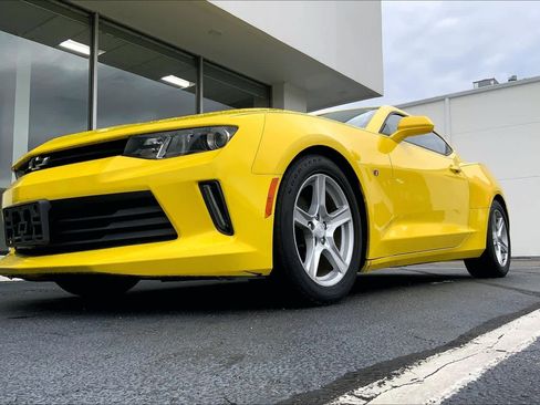 Used 2016 Chevrolet Camaro LT w/ Technology Package image 33