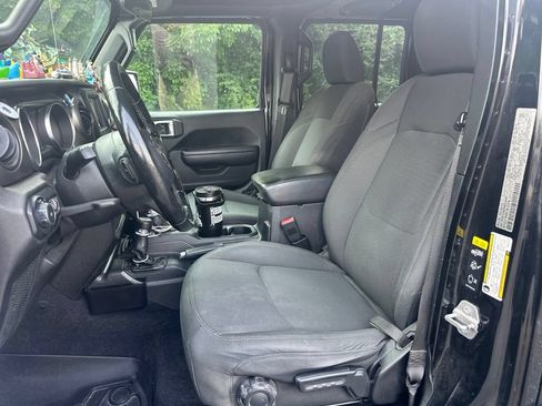 Used 2021 Jeep Wrangler Unlimited Sport AWD/4WD image 7