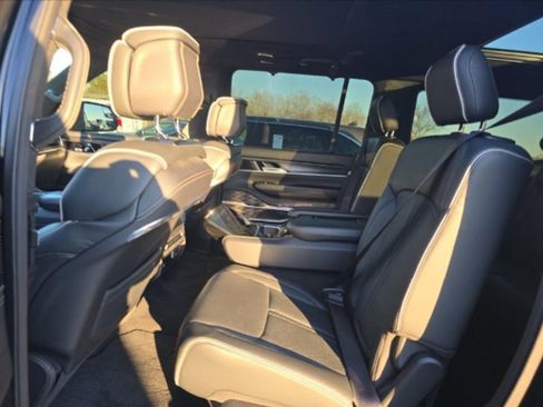 Used 2024 Jeep Grand Wagoneer Series II w/ Quick Order Packagew 28T image 5