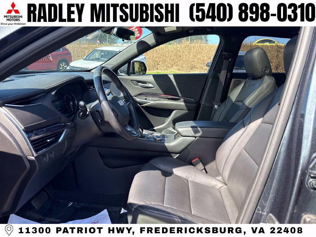 Used 2021 Cadillac XT4 Luxury w/ Cold Weather Package AWD/4WD image 3