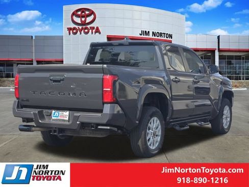 Used 2025 Toyota Tacoma SR5 AWD/4WD image 7