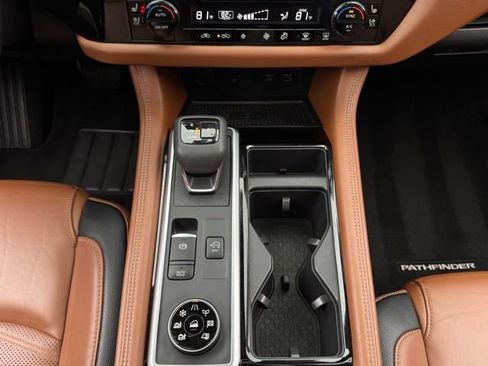 Used 2022 Nissan Pathfinder Platinum w/ Cargo Package image 12