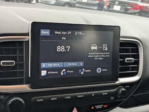 Used 2025 Hyundai Venue SEL FWD image 18