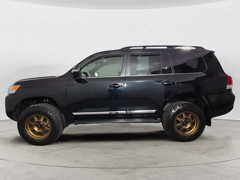 Used 2020 Toyota Land Cruiser Base image 2