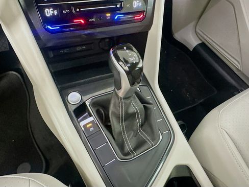 Used 2023 Volkswagen Tiguan SE image 23