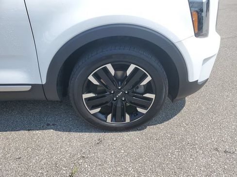Used 2024 Kia Telluride SX w/ Towing Package AWD/4WD image 6