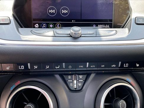 Used 2020 Chevrolet Blazer LT w/ LPO, Floor Liner Package FWD image 24