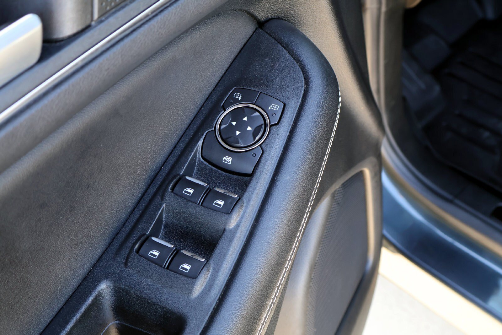 Used 2022 Ford Edge ST w/ Equipment Group 401A AWD/4WD image 23