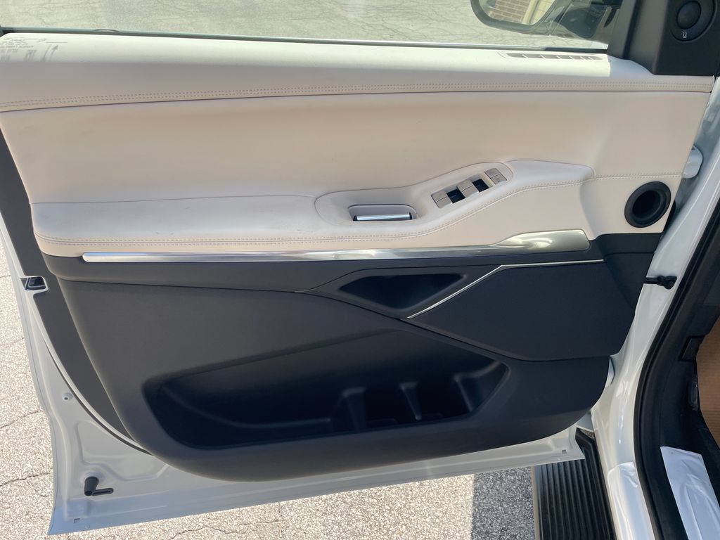 New 2027 Lincoln Navigator Premiere AWD/4WD image 10